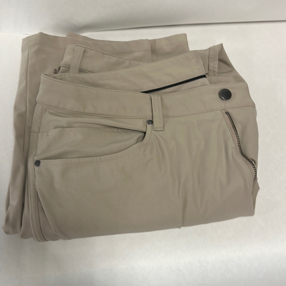 Lululemon men’s dress pants